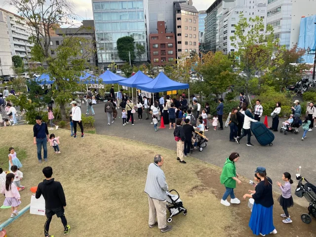 番町焚火まつりにからふる号が出動！
都会の真ん中の公園に遊びに来ませんか？